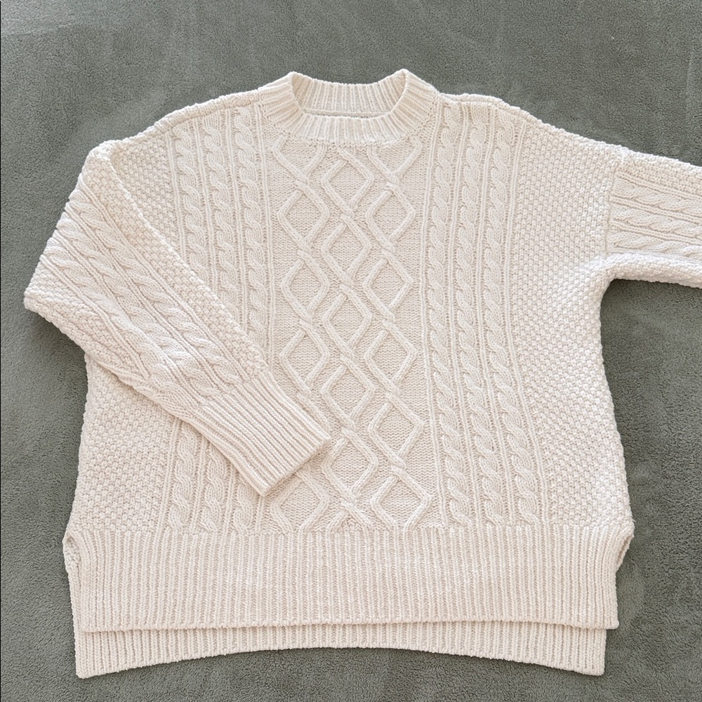 Abercrombie & Fitch Oversized Cable Crew Sweater